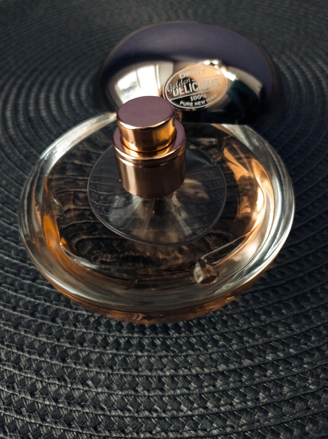 DKNY Golden Delicious