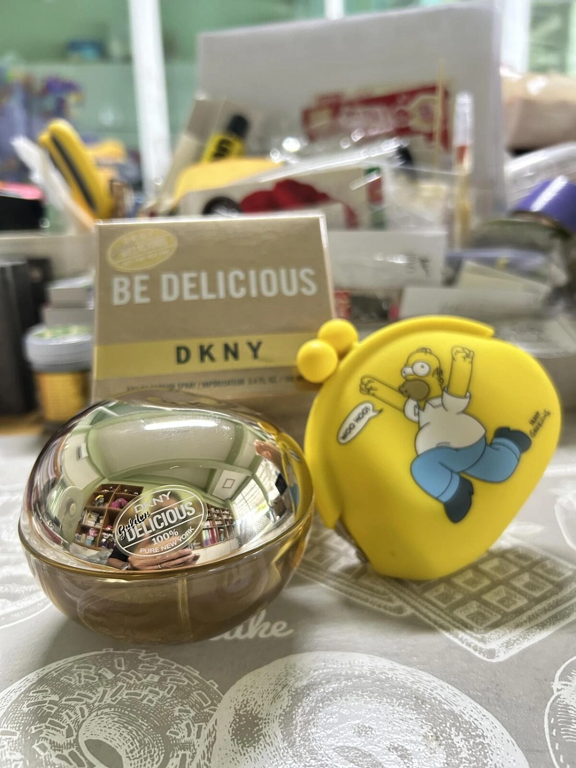 DKNY Golden Delicious