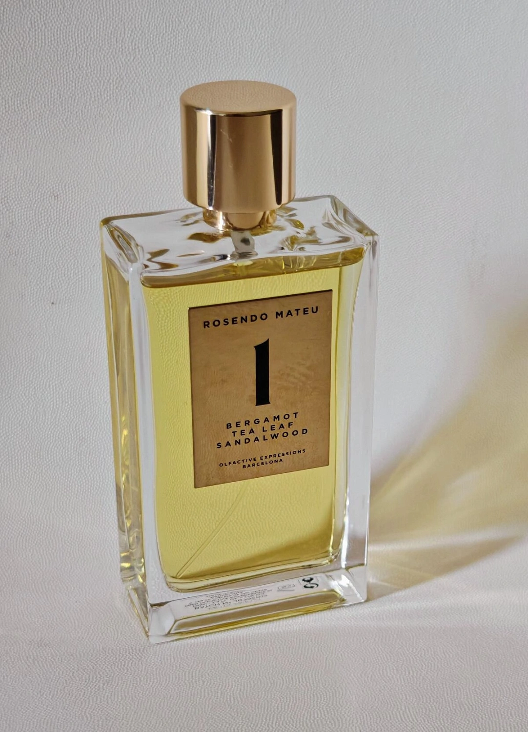 Rosendo Mateu Olfactive Expressions Rosendo Mateu Nº 1 Bergamot, Tea Leaf, Sandalwood