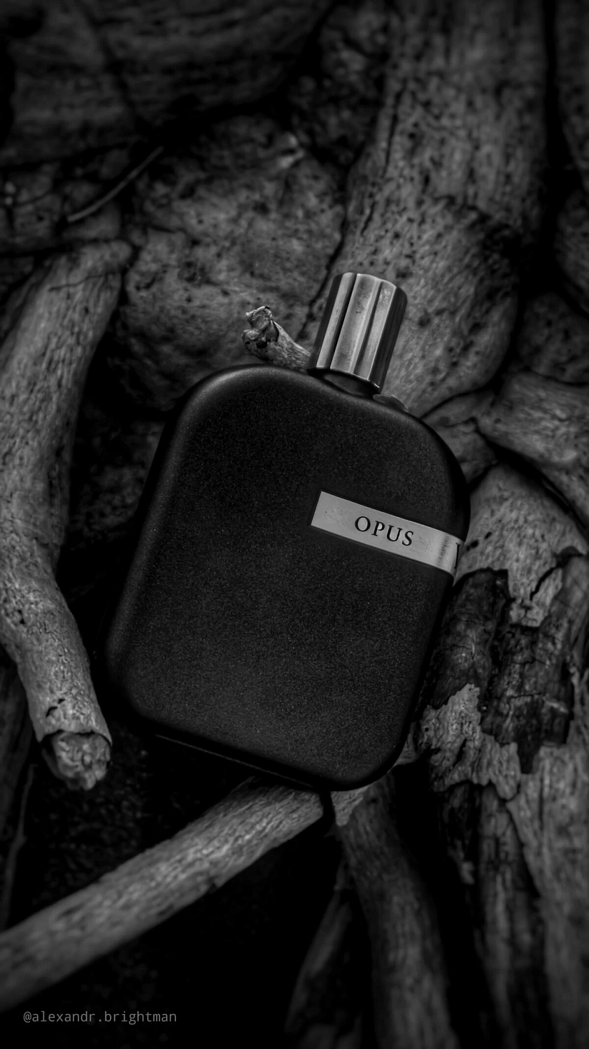 Amouage The Library Collection Opus VII