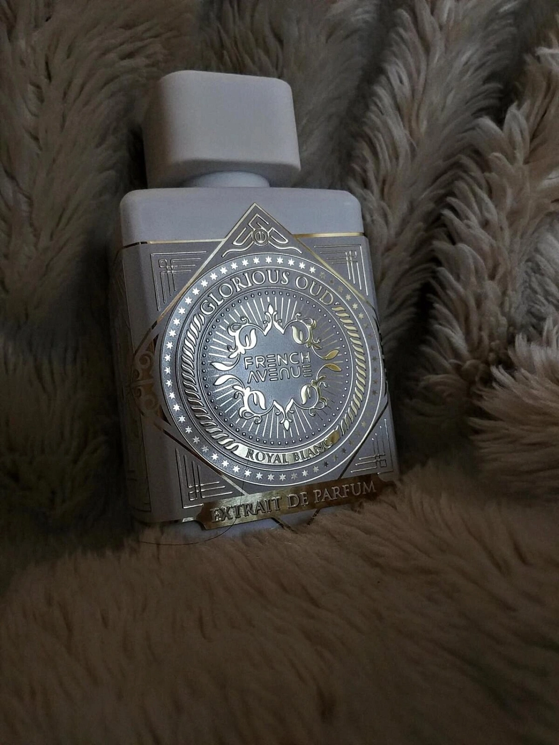 Fragrance World Glorious Oud Royal Blanc
