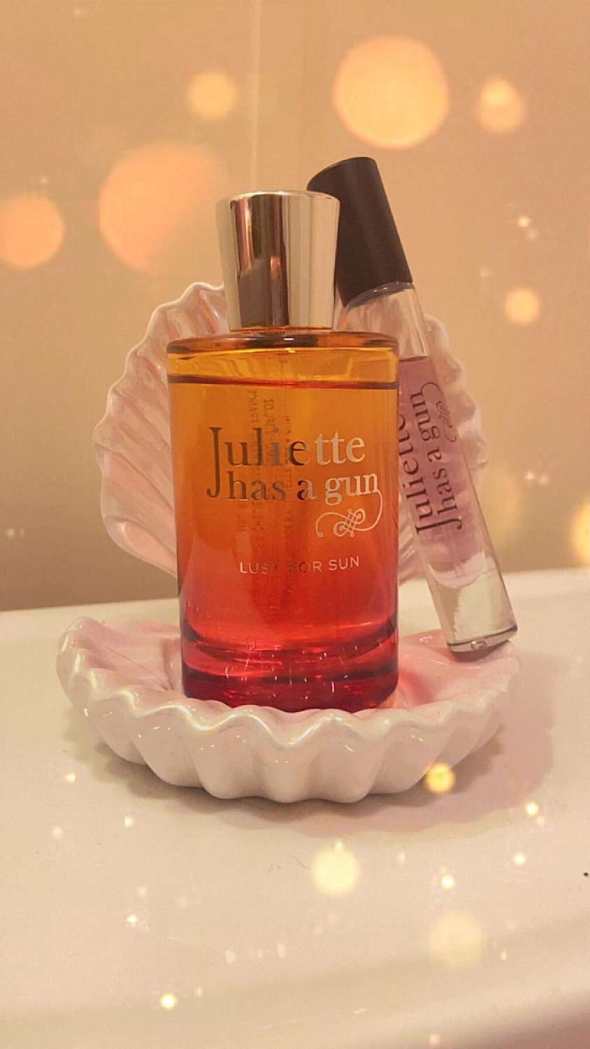 Juliette Has A Gun Lust For Sun