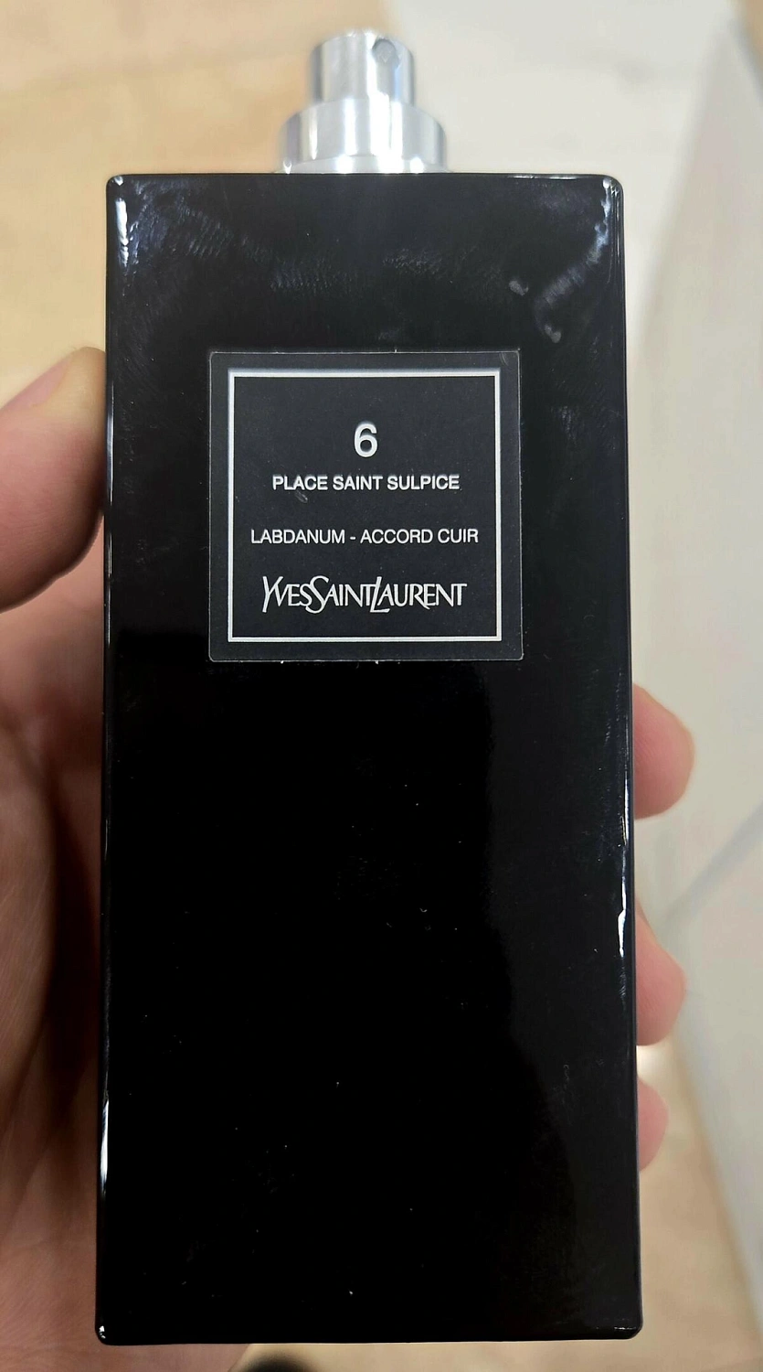 Yves Saint Laurent 6 place Saint Sulpice