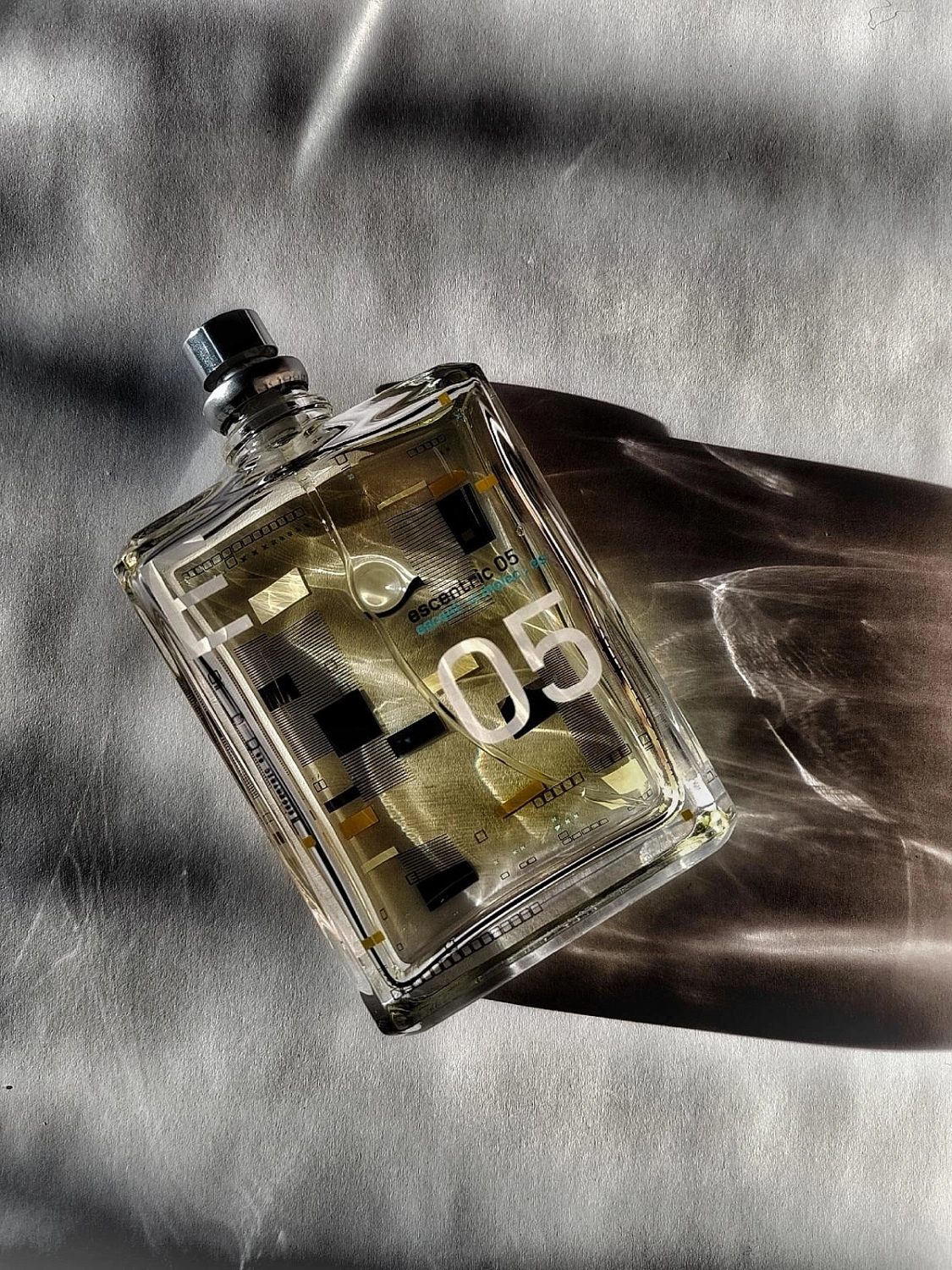 Escentric Molecules Escentric 05