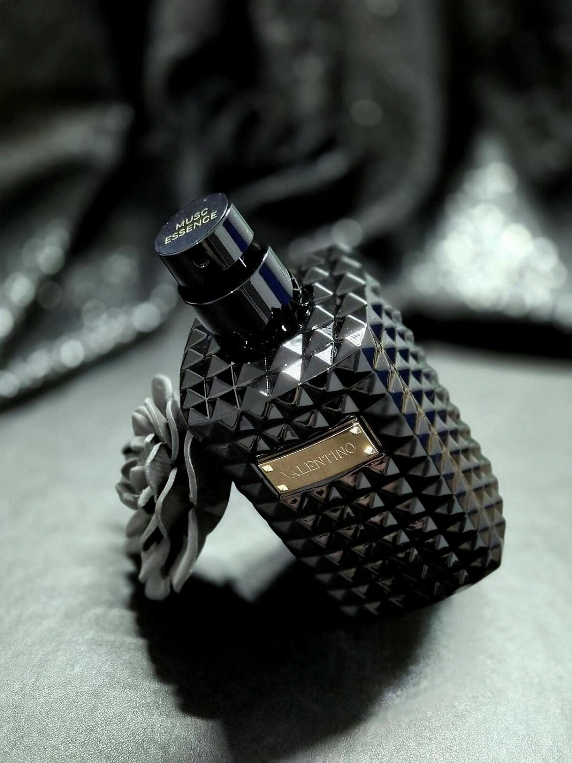 Valentino Noir Absolu Musc Essence