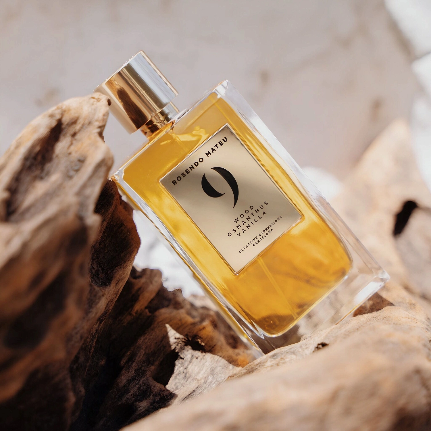 Rosendo Mateu Olfactive Expressions Rosendo Mateu Nº 9 Wood, Osmanthus, Vanilla